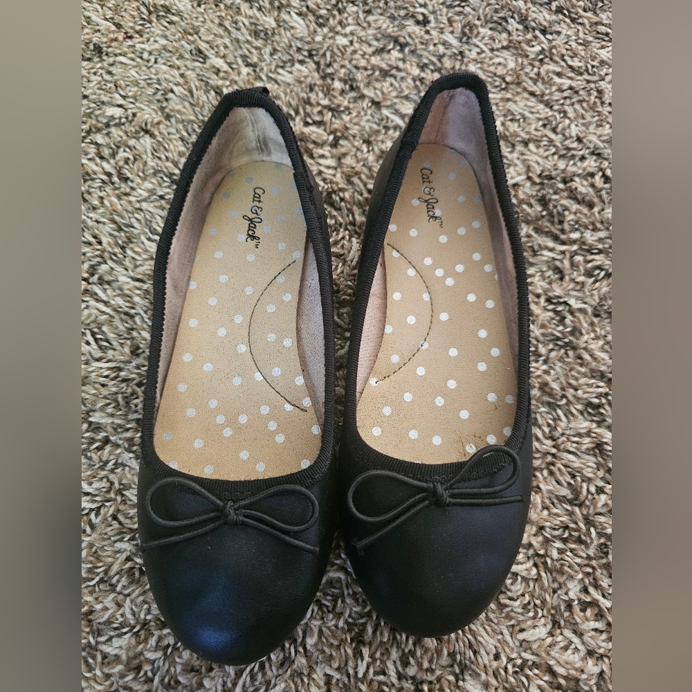 Girls' cat & jack faux leather  ballet flats size 13